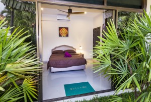 31_Thai_Villa_Rental_Pattaya_bedroom4_garden_exit